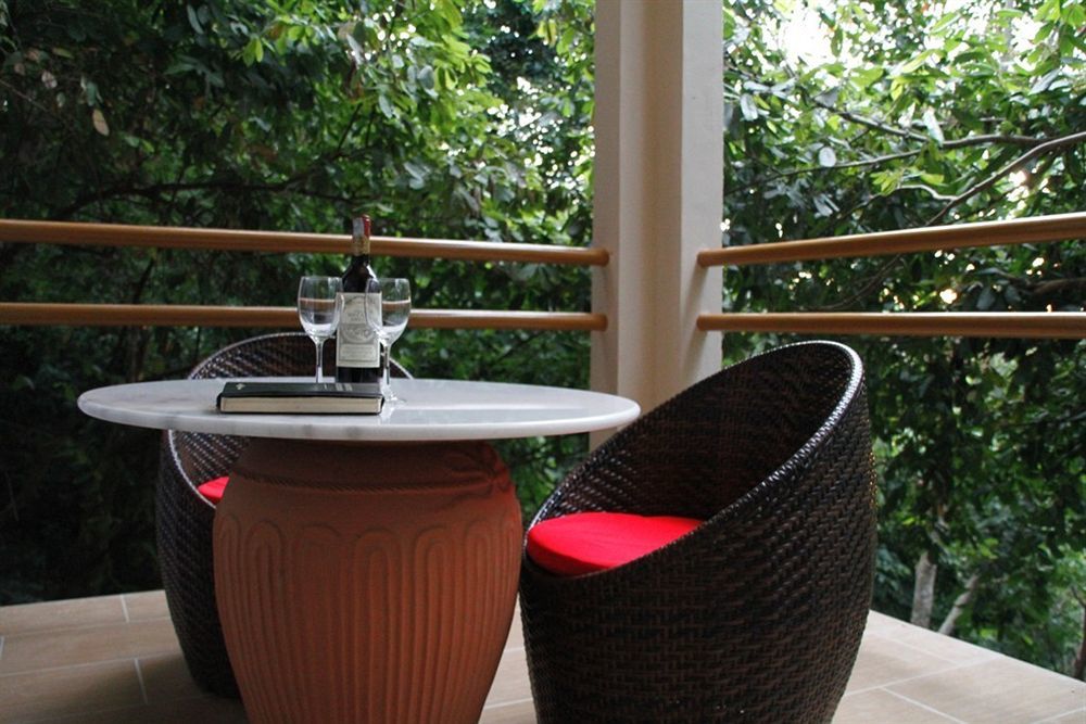 Ambong Rainforest Retreat Pantai Tengah  Екстер'єр фото