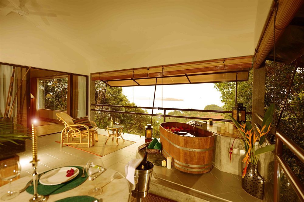 Ambong Rainforest Retreat Pantai Tengah  Екстер'єр фото